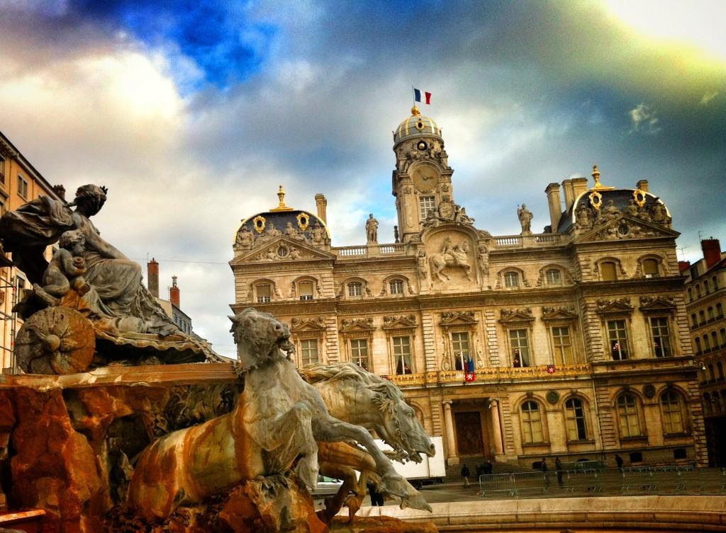 LYON CRUCEROS RODANO RHONE CRUISES CRUCEROS FLUVIALES FRANCIA CRUCEROS FRANCE CRUISES #Lyon #CrucerosRodano #RhoneCruises #CrucerosFrancia #CrucerosLyon #LyonCruises